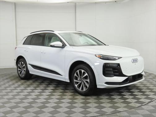 2025 Audi Q6 e-tron Premium Plus quattro