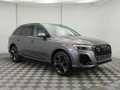 2025 Audi Q7 55 Premium Plus