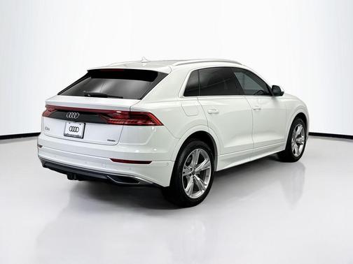 2023 Audi Q8 55 Premium Plus