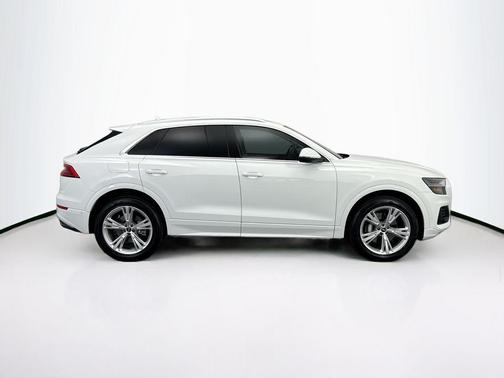 2023 Audi Q8 55 Premium Plus