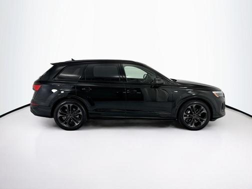 Mythos Black Metallic 2026 Audi Q7 55 Premium Plus
