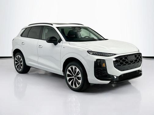 Glacier White Metallic 2026 Audi Q3 TFSI quattro S tronic