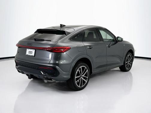 Daytona Gray Pearl Effect 2026 Audi Q5 Sportback Premium Plus TFSI quattro S tronic