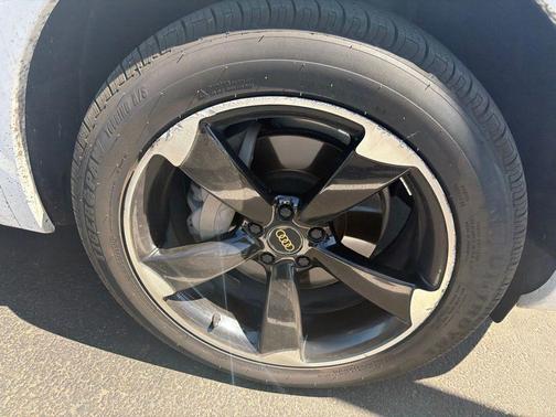 Ibis White 2019 Audi Q5 2.0T Premium