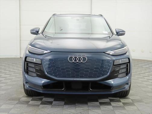 2025 Audi Q6 e-tron Premium Plus quattro