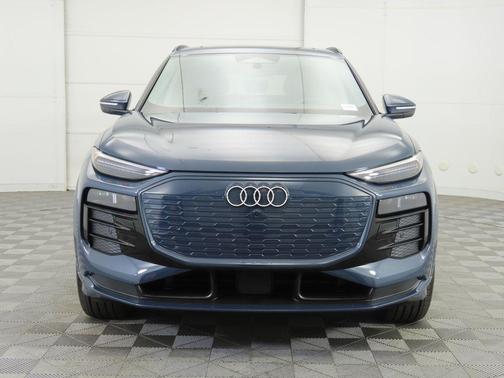 2025 Audi Q6 e-tron Premium Plus quattro