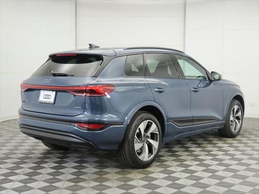2025 Audi Q6 e-tron Premium Plus quattro