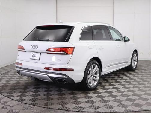 2025 Audi Q7 55 Premium Plus