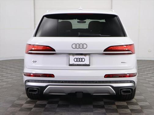 2025 Audi Q7 55 Premium Plus