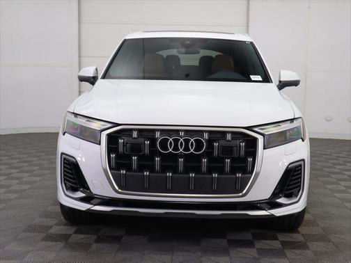 2025 Audi Q7 55 Premium Plus