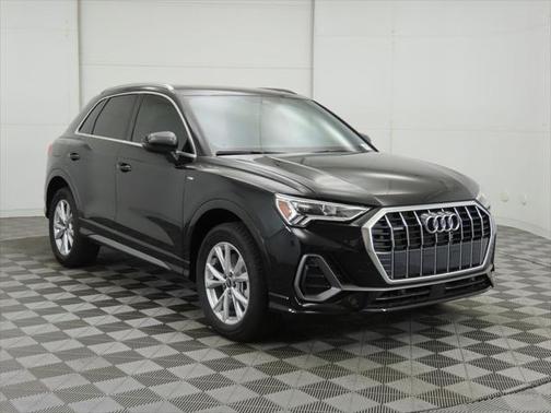 2025 Audi Q3 Premium 45 TFSI S line quattro Tiptronic