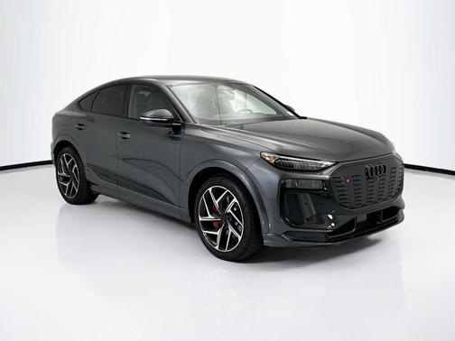 Daytona Gray Pearl Effect 2027 Audi SQ6 e-tron Premium Plus
