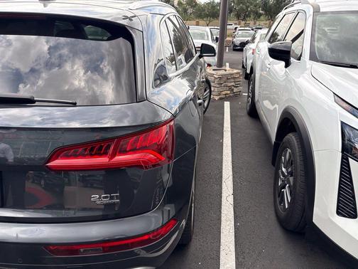 Manhattan Gray Metallic 2018 Audi Q5 2.0T