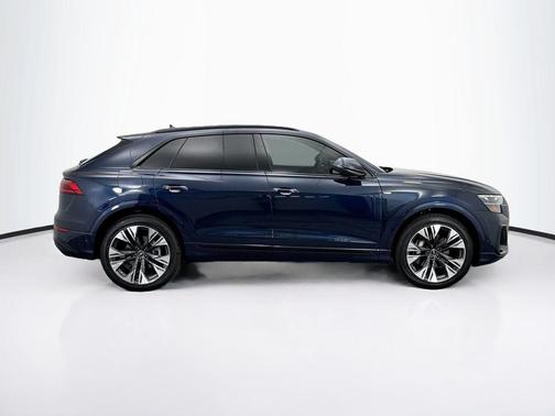 2025 Audi Q8 55 Premium Plus