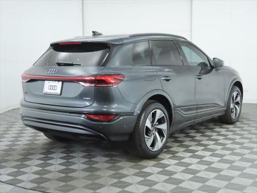 2025 Audi Q6 e-tron Premium Plus quattro