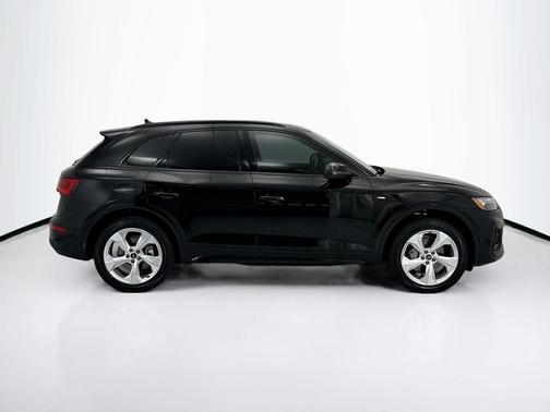 Mythos Black Metallic 2023 Audi Q5 45 S line Premium Plus