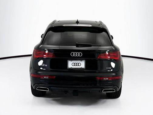 Mythos Black Metallic 2023 Audi Q5 45 S line Premium Plus