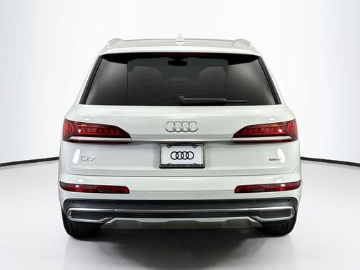 2023 Audi Q7 55 Premium Plus