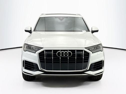 2023 Audi Q7 55 Premium Plus