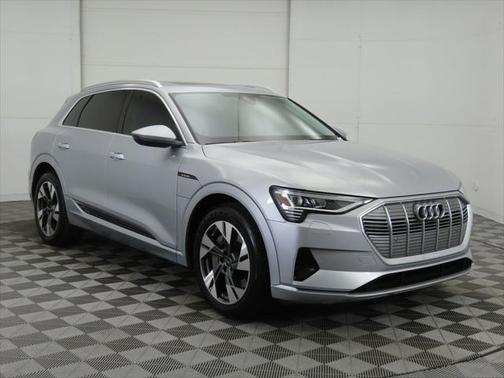 2022 Audi e-tron Premium