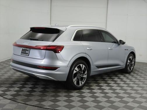 2022 Audi e-tron Premium