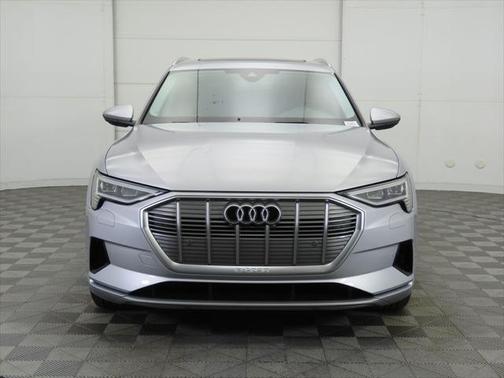 2022 Audi e-tron Premium