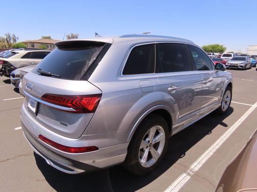 Florett Silver Metallic 2022 Audi Q7 45 Premium Plus