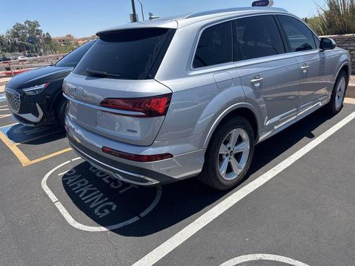 Florett Silver Metallic 2022 Audi Q7 45 Premium Plus
