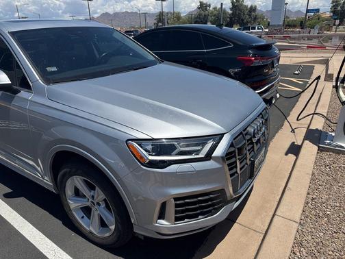 Florett Silver Metallic 2022 Audi Q7 45 Premium Plus