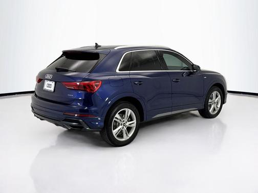 Navarra Blue Metallic 2022 Audi Q3 45 S line Premium Plus