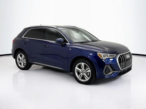 Navarra Blue Metallic 2022 Audi Q3 45 S line Premium Plus