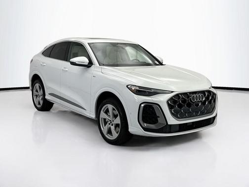 Glacier White Metallic 2026 Audi Q5 Sportback Premium Plus TFSI quattro S tronic
