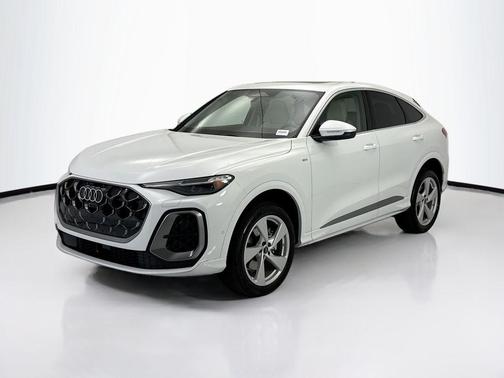 Glacier White Metallic 2026 Audi Q5 Sportback Premium Plus TFSI quattro S tronic