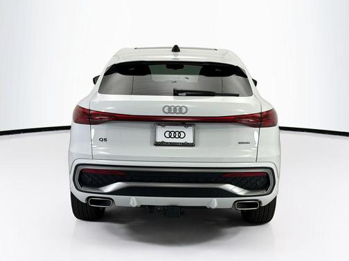 Glacier White Metallic 2026 Audi Q5 Sportback Premium Plus TFSI quattro S tronic