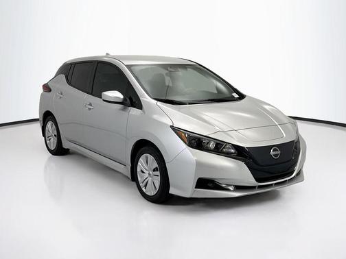 Brilliant Silver Metallic 2025 Nissan Leaf S