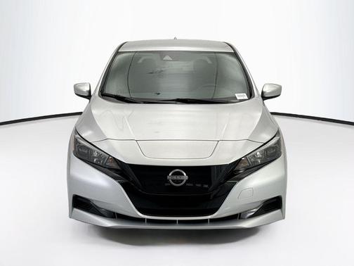 Brilliant Silver Metallic 2025 Nissan Leaf S