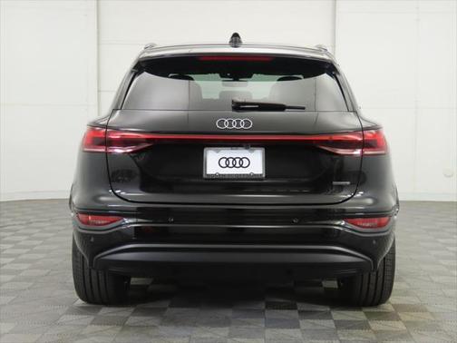 2025 Audi Q6 e-tron Premium Plus quattro