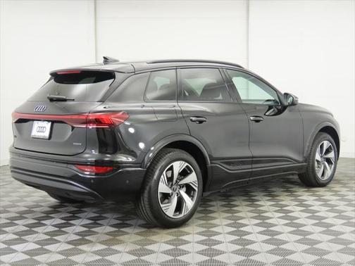 2025 Audi Q6 e-tron Premium Plus quattro