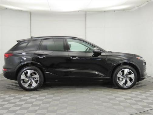2025 Audi Q6 e-tron Premium Plus quattro