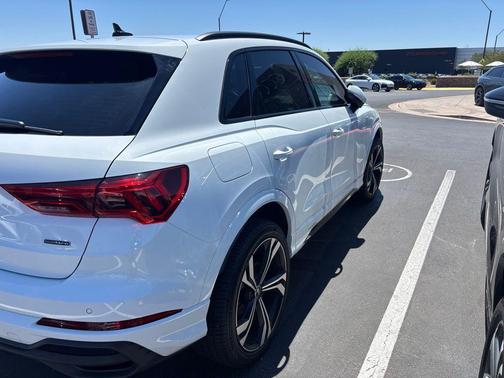 Glacier White Metallic 2023 Audi Q3 45 S line Premium Plus