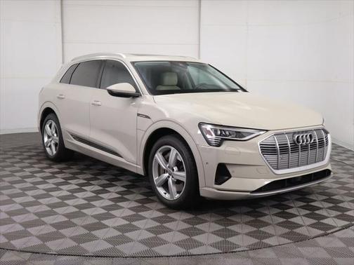 2019 Audi e-tron Premium Plus