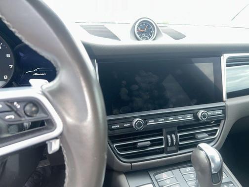 2021 Porsche Macan Base