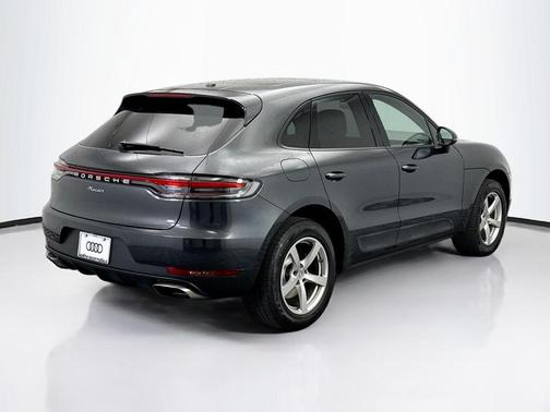 2021 Porsche Macan Base