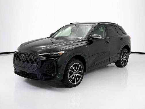 Mythos Black Metallic 2026 Audi Q5 Premium Plus TFSI quattro S tronic