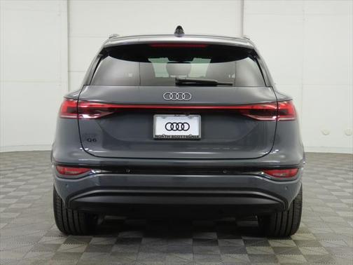 2025 Audi Q6 e-tron Premium Plus quattro