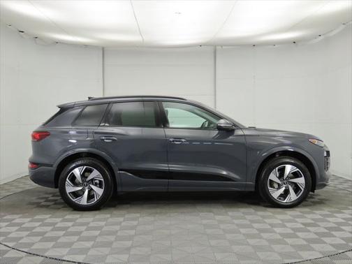 2025 Audi Q6 e-tron Premium Plus quattro
