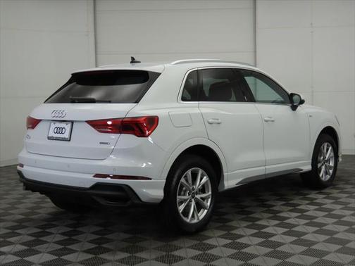 2025 Audi Q3 Premium 45 TFSI S line quattro Tiptronic