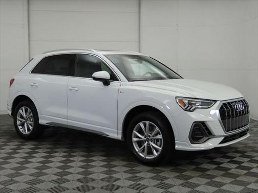 2025 Audi Q3 Premium 45 TFSI S line quattro Tiptronic