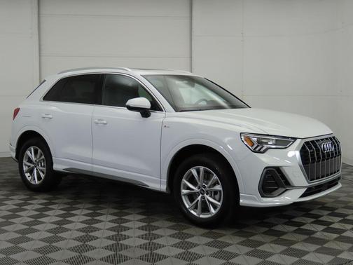 2025 Audi Q3 Premium 45 TFSI S line quattro Tiptronic