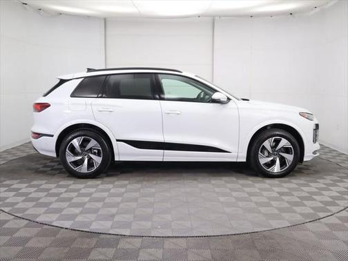 2025 Audi Q6 e-tron Premium Plus quattro